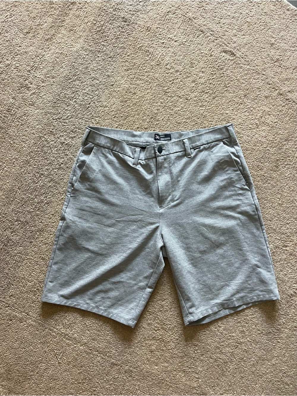 Hurley Light Gray Flat-Front Men's Shorts Size: 36 🩳 NWOT 🏷️